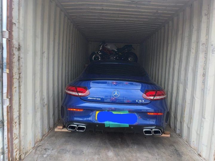 Car shipping in container